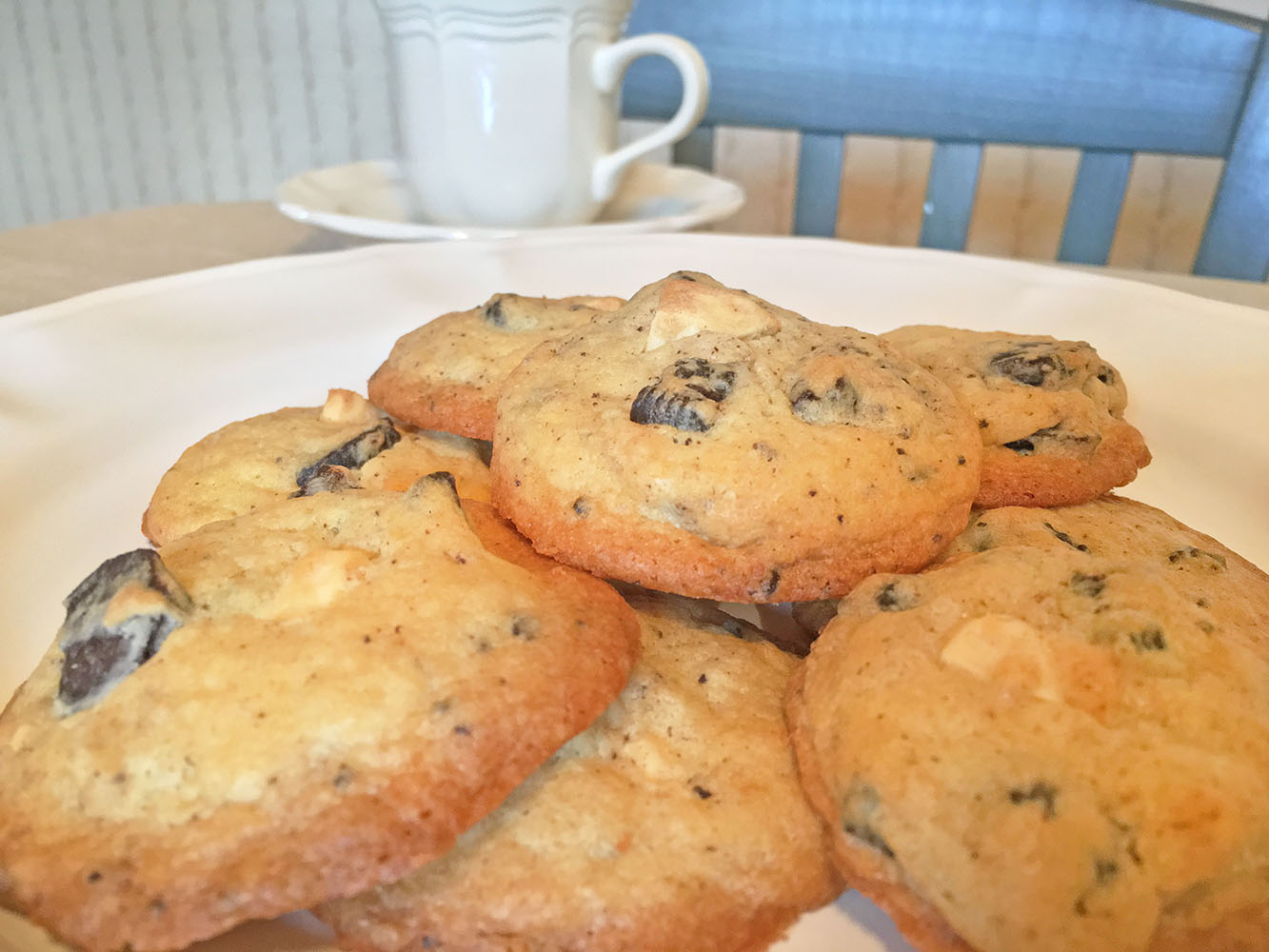 Chocolate Creme and White Chocolate Chip Cookies with Cafe